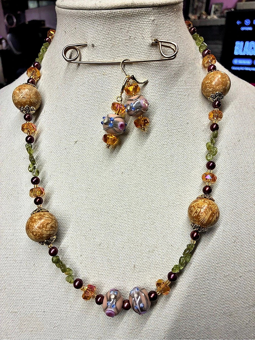 Multicolor Beaded Statement Necklace Like New